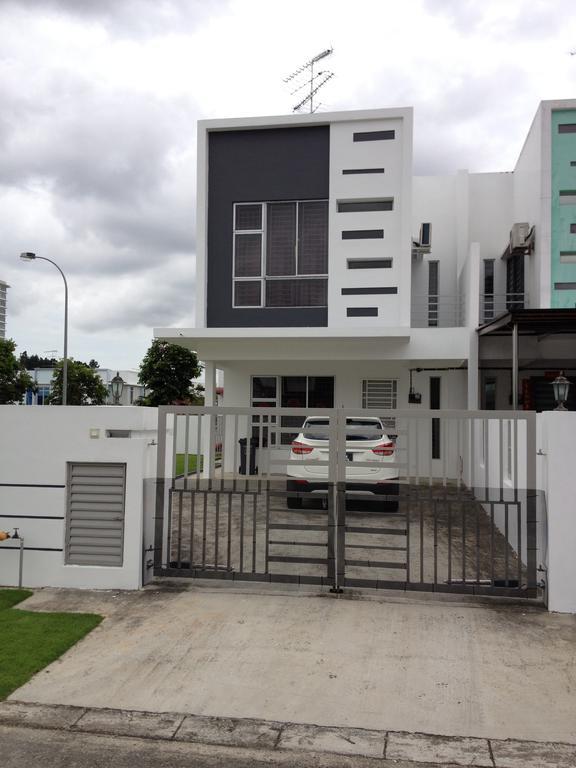 Comfort Holiday Home @ Bukit Indah Johor Bahru Exterior foto